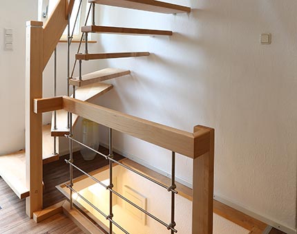 Handlauftragende Treppen | Carstens Tischlerei, Hude